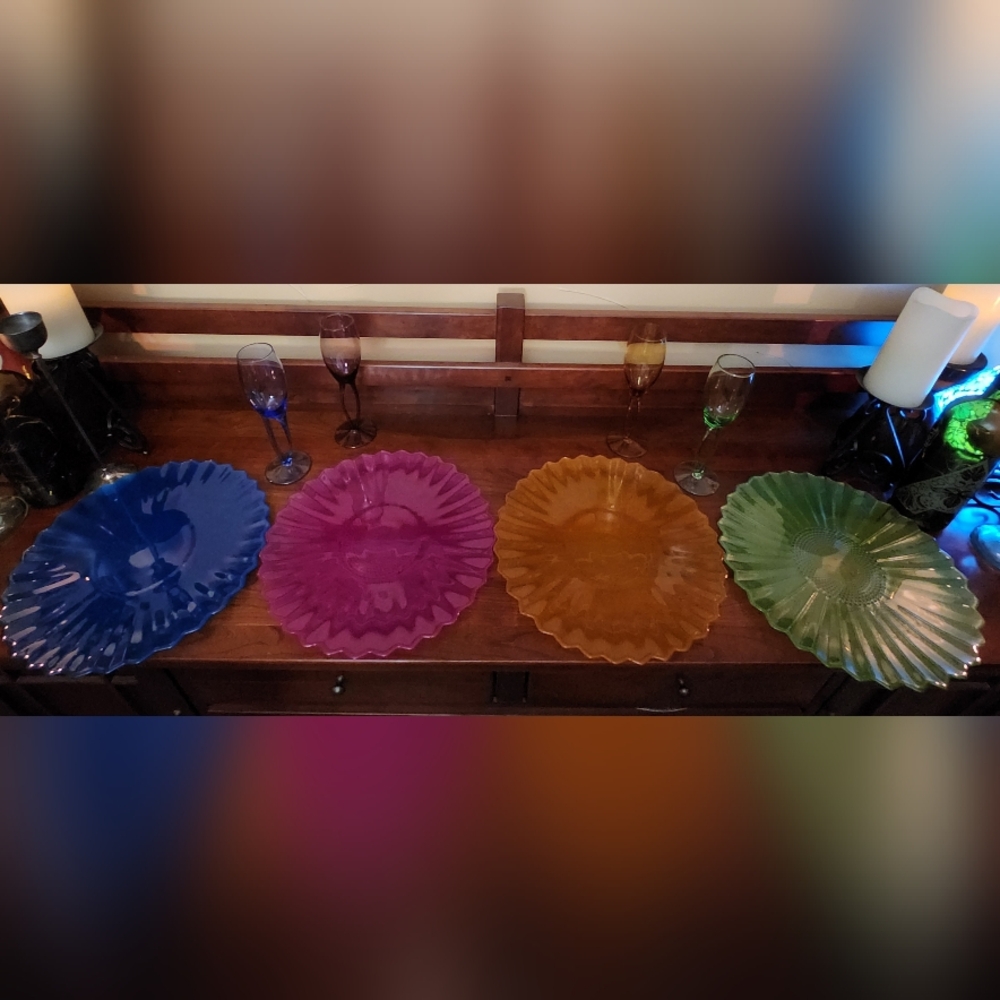 Vintage ARC France Flower Design Multi-colored Set of 4 Glass Plates & Glasses